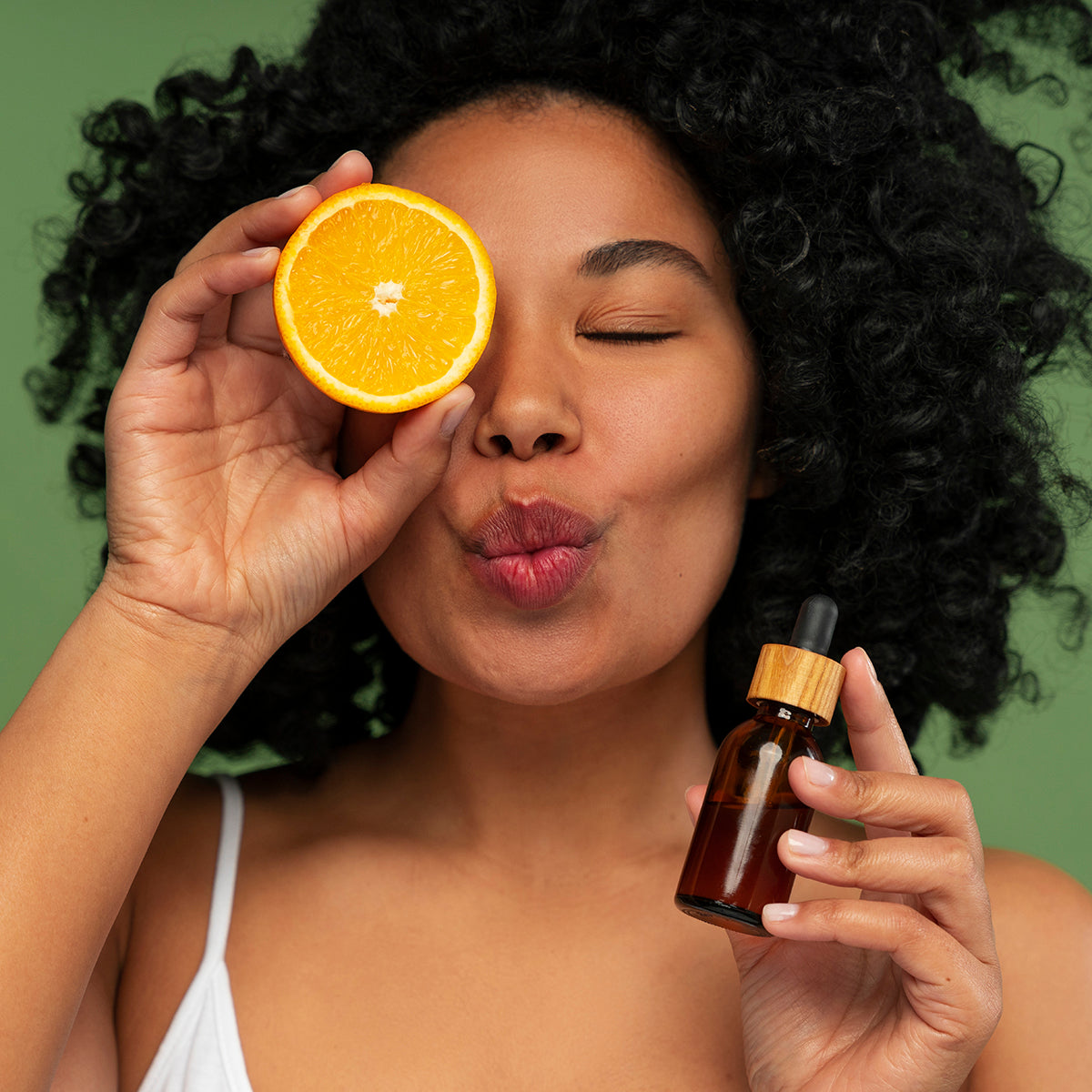Vitamina C para la cara: beneficios reales y cómo usarla en tu rutina diaria