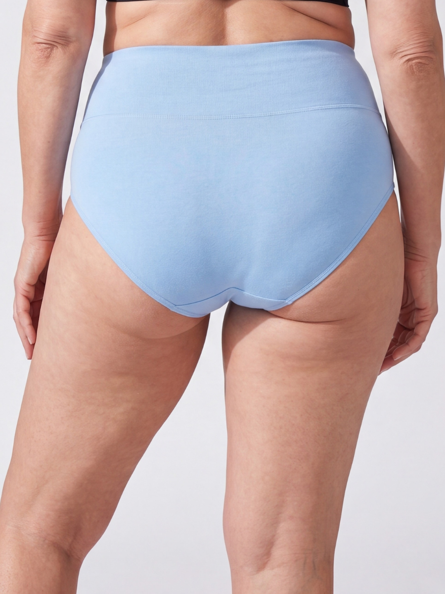 Braga de algodón tiro alto color celeste, vista trasera - Aura Wear | shapewear tallas grandes