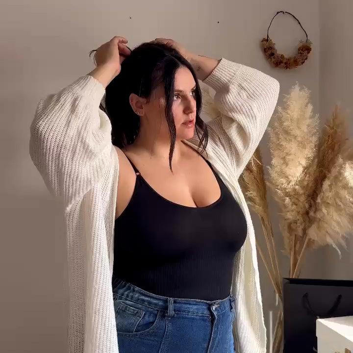 5 looks casual de oficina para mujer con camiseta de cuello redondo